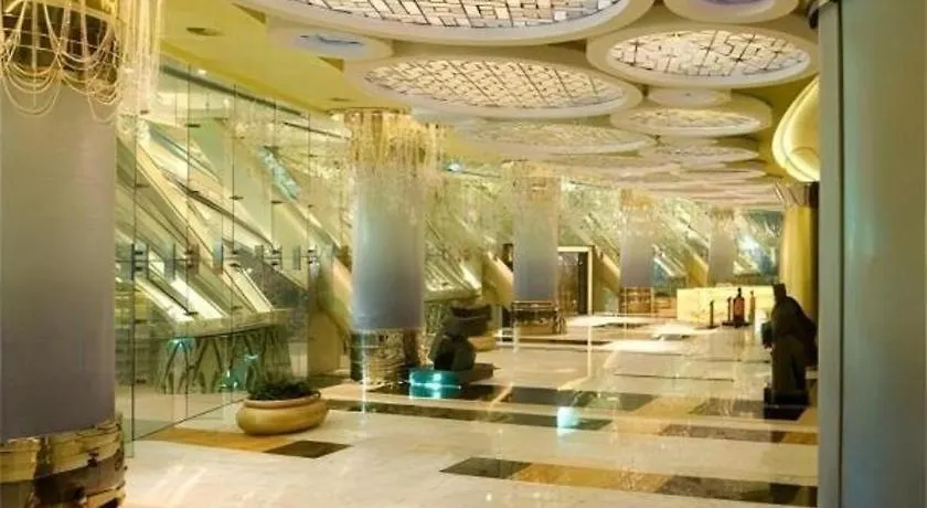 Grand Lisboa Macau 5*,