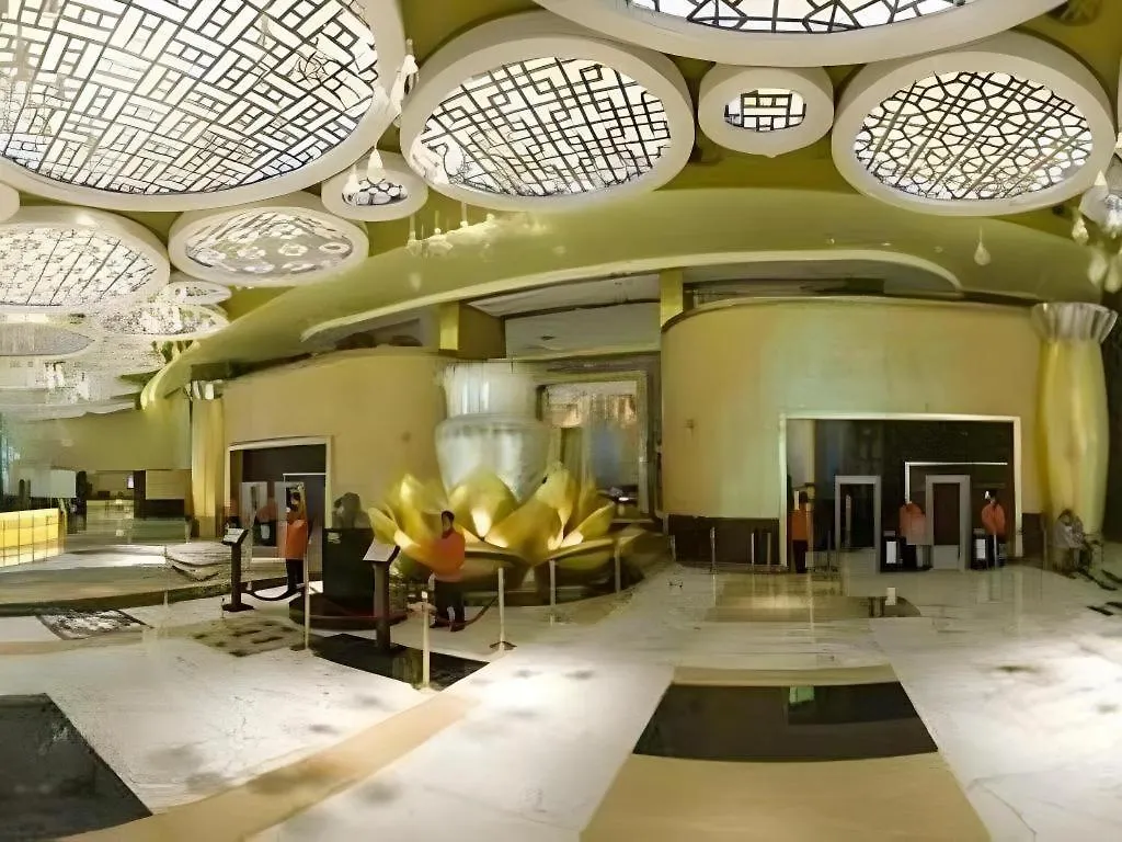 Grand Lisboa Macau 5*,  China