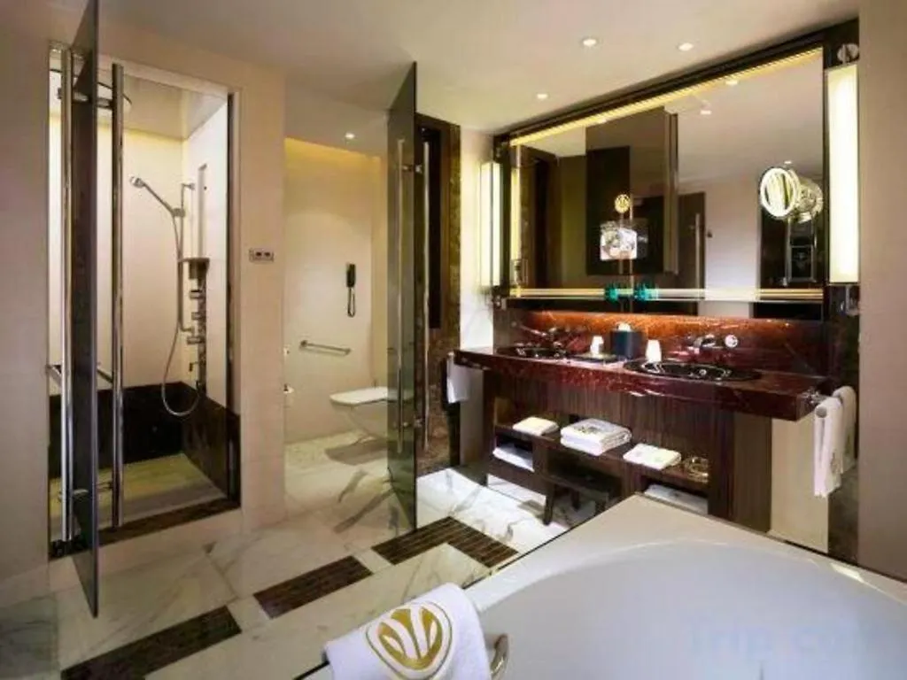 Grand Lisboa Macau 5*,